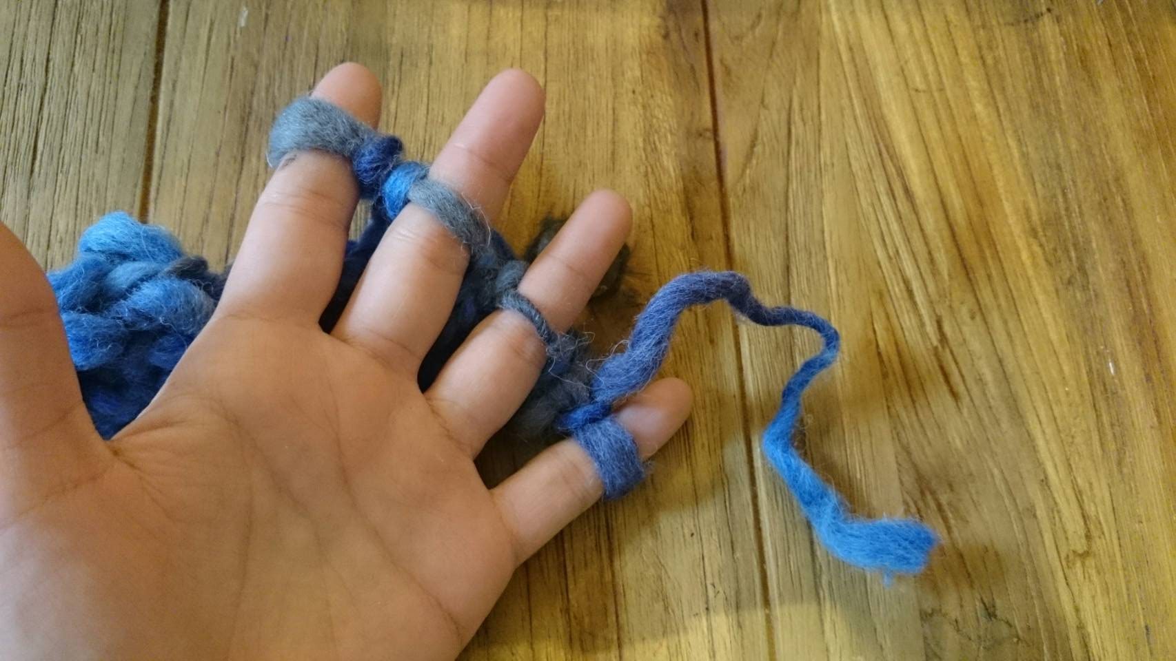指編みマフラー 4歳の子どもでも簡単に作れる編み方紹介します ３姉妹ママ発信 子育てあるあるblog