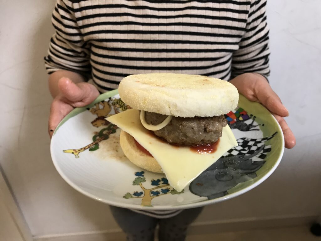 2歳児イヤイヤご飯食べないはさむだけ