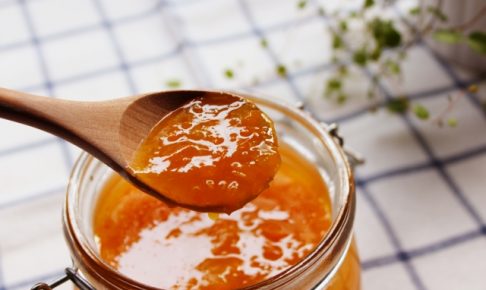 ジャムの瓶の詰め方とは 脱気の方法と瓶以外への保存の仕方 ３姉妹ママ発信 子育てあるあるblog